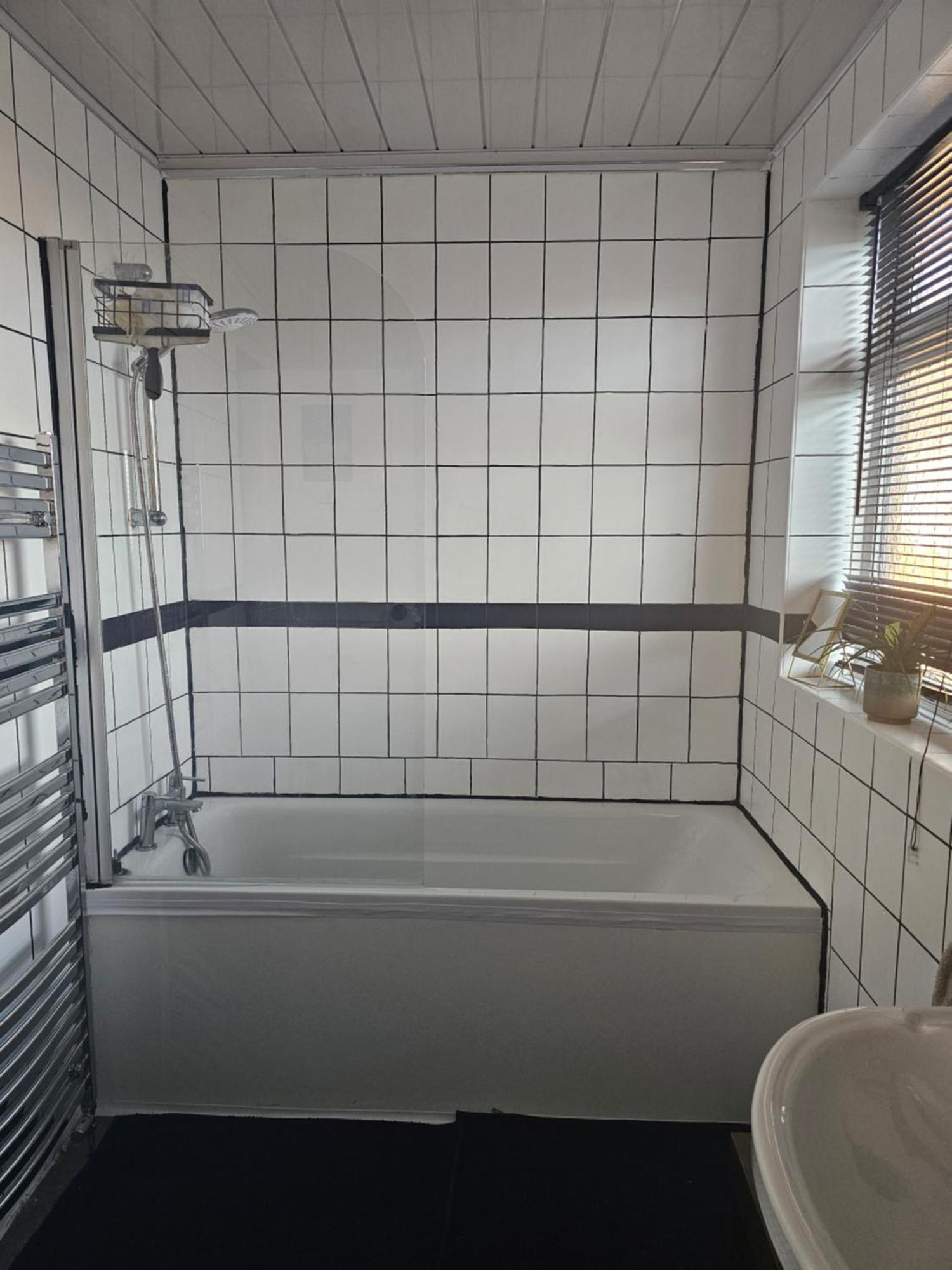 Double Bedroom Located Close To Manchester Airport วิเทนชอว์ ภายนอก รูปภาพ