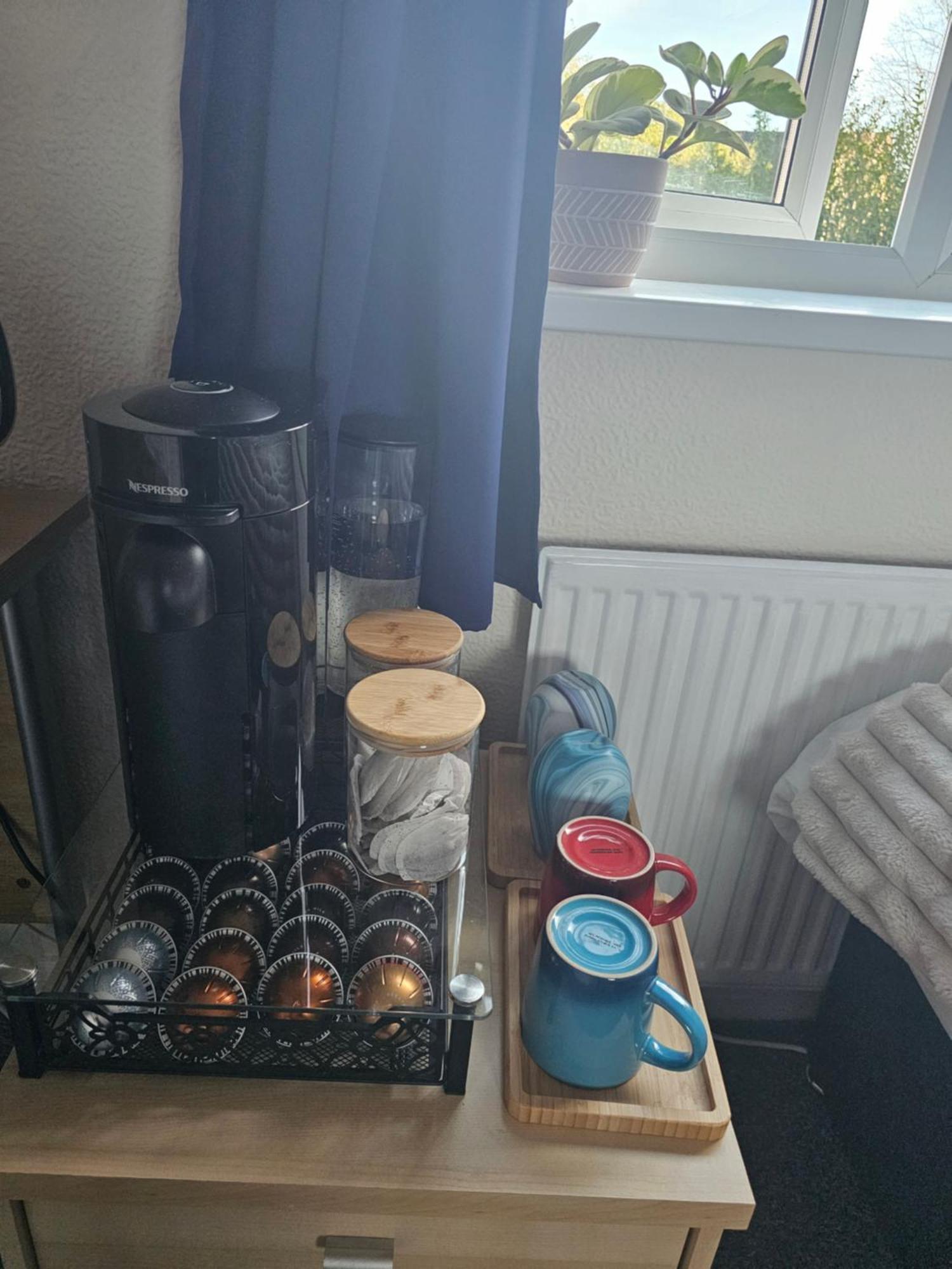 Double Bedroom Located Close To Manchester Airport วิเทนชอว์ ภายนอก รูปภาพ