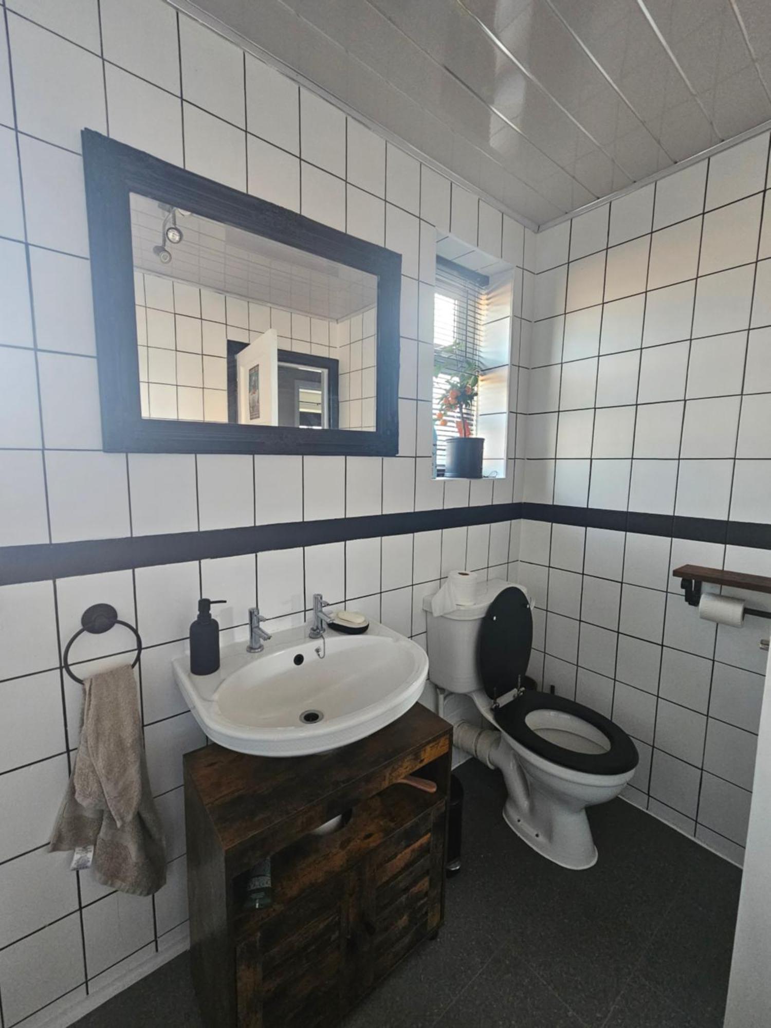 Double Bedroom Located Close To Manchester Airport วิเทนชอว์ ภายนอก รูปภาพ